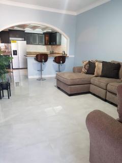 The Luxe Hideaway - Portmore - 2