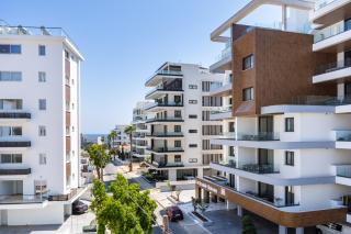 Itero 2-Bedroom Luxury Apartment - Lanarka - 3