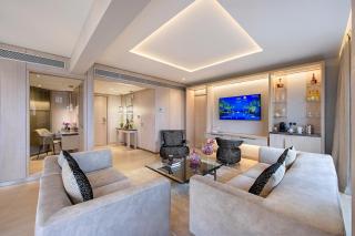 Four Seasons Hotel - 2