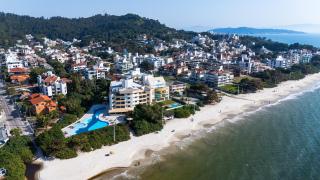 C118 Apartamento de 1 quarto em condomínio pé na areia - 0