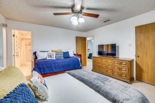 Family Getaway on 4 Acres in Mineola! - Mineola - 1