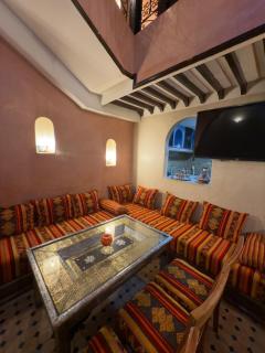 Authentic Moroccan Riad with a pool and a rooftop - 0
