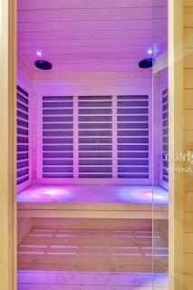 Dual Saunas Beautifully Renovated in 2024 - 3