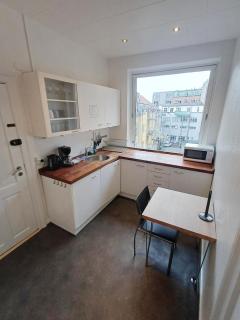 2 Bedroom Apartment near pedestrian street - Aalborg - 2