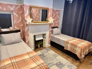 The Martins Stylish 3-Bedroom Free Parking - Stifford - 7