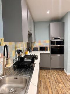 The Martins Stylish 3-Bedroom Free Parking - Stifford - 6