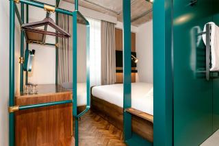 YOTEL Manchester Deansgate - 1