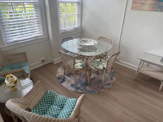 TROPICAL Palm Beach NEW SUITE 3 Beds 2 BEDRS &2BATHROOMS ENSUITE BEACH 5 MINOutdoorPOOL Garden - 2