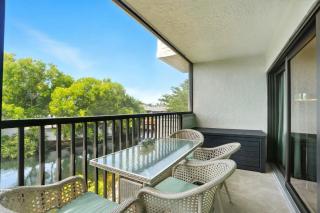 Beautiful Lake Views- Walk to Amenities - 6