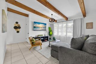 Cozy Home Close to UF, Shands & Everything in GNV - 3