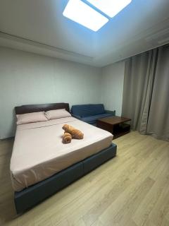 Spacious Condo in Clark! Free Parking - Fort Stotsenburg - 2