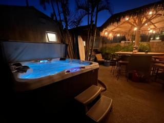 Oceanside Bungalow, Walk to Beach & Pier, Private Hot Tub, Beach Gear - 0