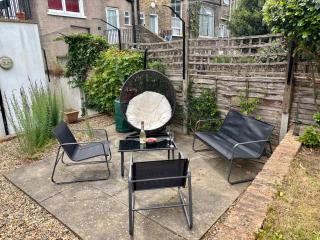 Peaceful Stoke Newington apartment with garden - 1