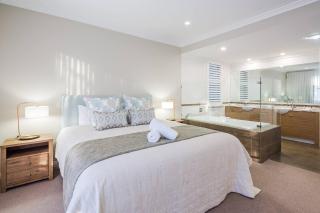 'Azure' Beachside Resort Escape for Groups - 8