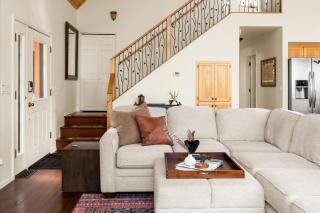 Wildlife Views~Hot Tub~Fire Pit & Games - 1