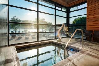 Best Western Plus Hood River Inn - 1