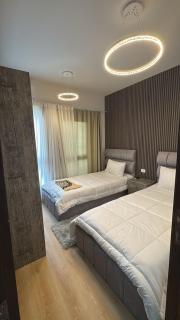 شقة داخل كمبواند Kayan grand haightsرقم هاتف صفر صفر اتنين صفر واحد واحد صفر اتنين اربعه ثلاثه صفر 222 - 6