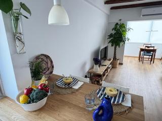 Whome Seaside Getaway Beachfront Apartment - 3