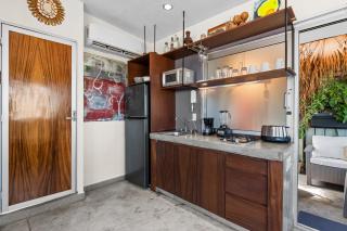Charming Studio just a Few Blocks from the Beach - 1