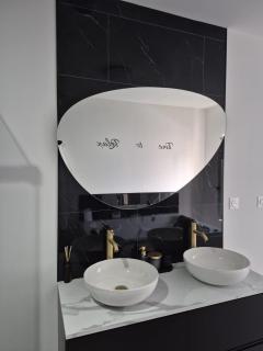 Love Room, balnéo, lit king-size, douche XXL etc - 6