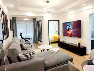 Luxurious Condo with Rooftop Pool and Gym - 1