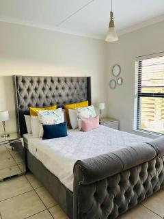 Naidzulafi lagoon 3-bed entire apartment - Pretoria - 7