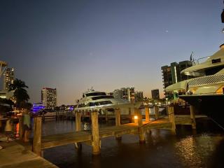 Beach condo with great views for your worry free vacation in Hollywood FL - 3