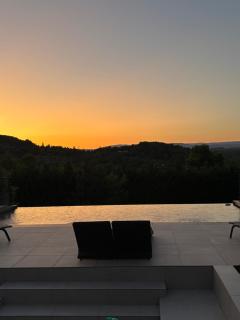 location saisonniére -Bas de villa Taradeau - 3