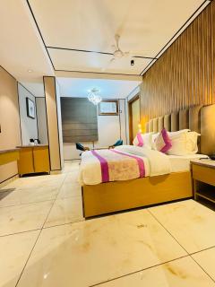 JS Residency Suites Near Nizamuddin Railway Station - 5