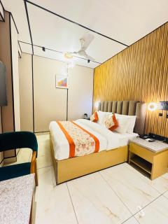 JS Residency Luxe Collection Hotel Near Nizamuddin Railway Station - 8