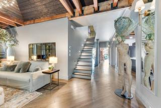 Elegant 3-Suite Retreat w Pool - 6