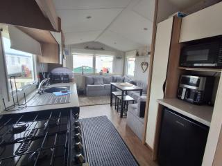 Meadow View 3-Bed Caravan - Sleeps 8 - PetFriendly - Skegness - 8