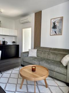 Cozy Apartment with Castle view - 3