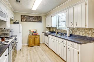4 Mi to Hospital Texarkana Family Home with Yard! - Texarkana - 4