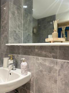 AO Arena - Contemporary - MCR City Pad - Parking - 1