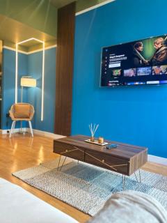 AO Arena - Contemporary - MCR City Pad - Parking - 0