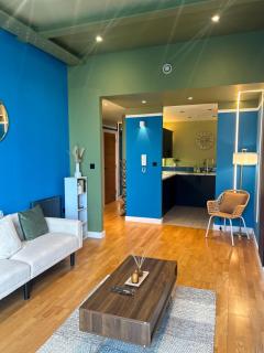 AO Arena - Contemporary - MCR City Pad - Parking - 0