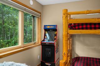 Gorgeous Executive Lutsen Townhome - Ski-in Ski-out, Pool, Hot Tub, Hiking, Biking, campfires and more! - Lutsen - 6