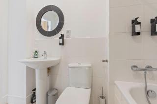 Windrush Grove Retreat in Birmingham - 3