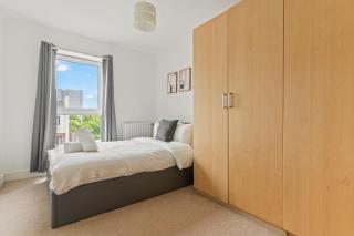 Windrush Grove Retreat in Birmingham - 9