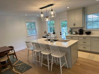 Cozy East Hampton Home 4 beds, 3 baths - 2