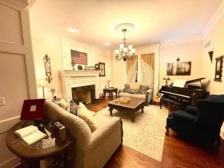 Temple View Inn with Music Studio - 7