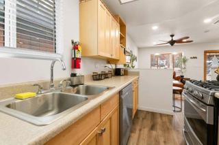 Cozy Moonridge Cabin - Couples, Walk to Shops, Fenced Yard, BBQ - 1