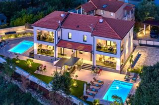 Villa Antares - Luxusvilla mit Pool - 0