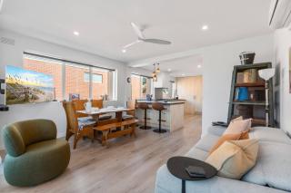 Luxe St Kilda Retreat - 3