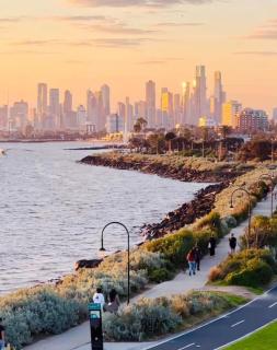 Luxe St Kilda Retreat - 8