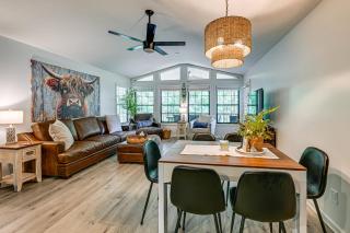 5 Mi to Dtwn Hiawassee Creek-Front Home with Deck - 3