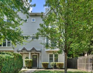 Stunning 4-story Home in Shadyside with Sauna, plenty of off-street parking, and highly walkable - Pittsburgh - 8