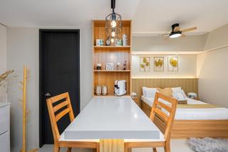 30sqm studio with Queen sized bed and city view Baseline Prestige - Cebu City - 6