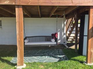 3Bed 2Bath Luxury Lake House on Myers Bay Private Pier Beach Firepit and Deck - 9